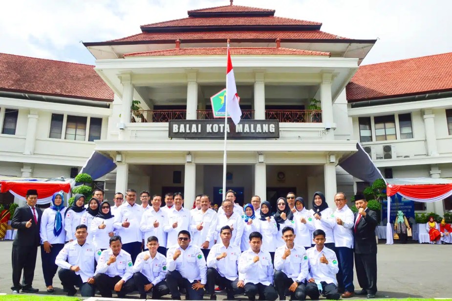 PMI-PMR-KSR-Balai-kuningan-donor-darah-bantuan-bencana-Indonesian-red-cross-bulan-sabit-Palang-Merah-Webcloudhoster-WINSON-MEDIA