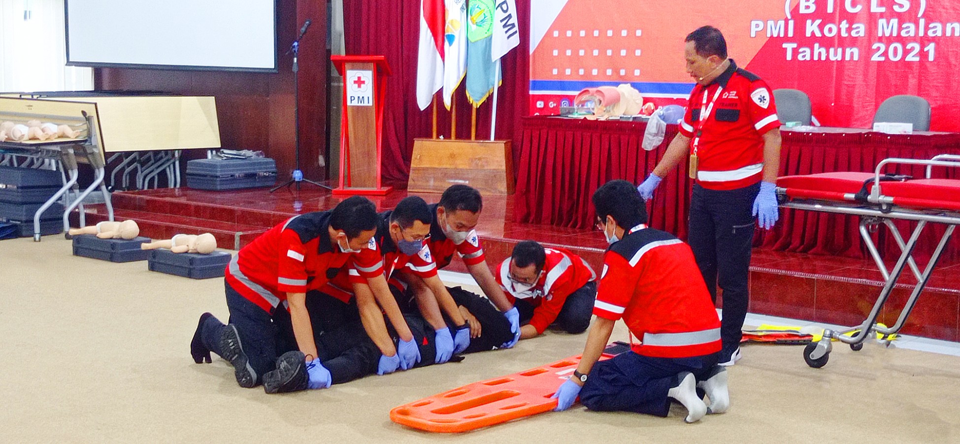 first aid diklat PMI PMR KSR relawan kuningan korps Red Cross Indonesia website